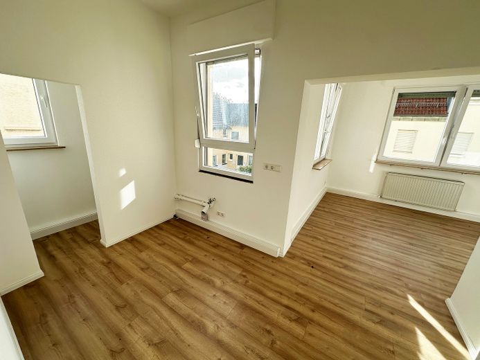 3,5 locali, primo utilizzo dopo la ristrutturazione - Nuovo pavimento/cucina/bagno/finestre - Posizione centrale a Heilbronn – Foto 3