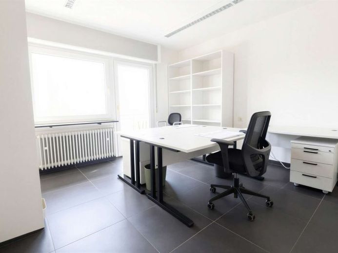 WRS Immobilien - إرلنسيه - مساحة مكتب صغيرة في موقع مركزي - مع شرفة وحمام دش – الصورة 1