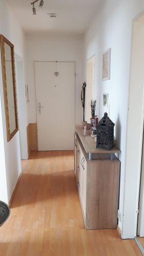 MFH Ratingen Mitte, 14 Wohnungen 790 qm Wfl., 6 Garagen, 3 Stellplätze – Whg. DG Diele, 3 Zi, ca. 65 qm