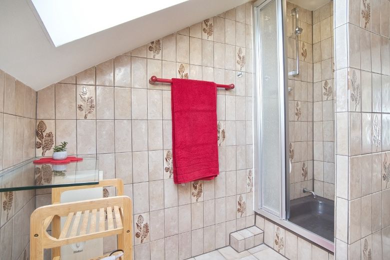 Acogedor y atractivo apartamento abuhardillado con un maravilloso balcón, en una zona residencial tranquila y con buenas posibilidades de aparcamiento – cd7163515bd376159ddeb73fa7d44f00e43bfab3.jpg