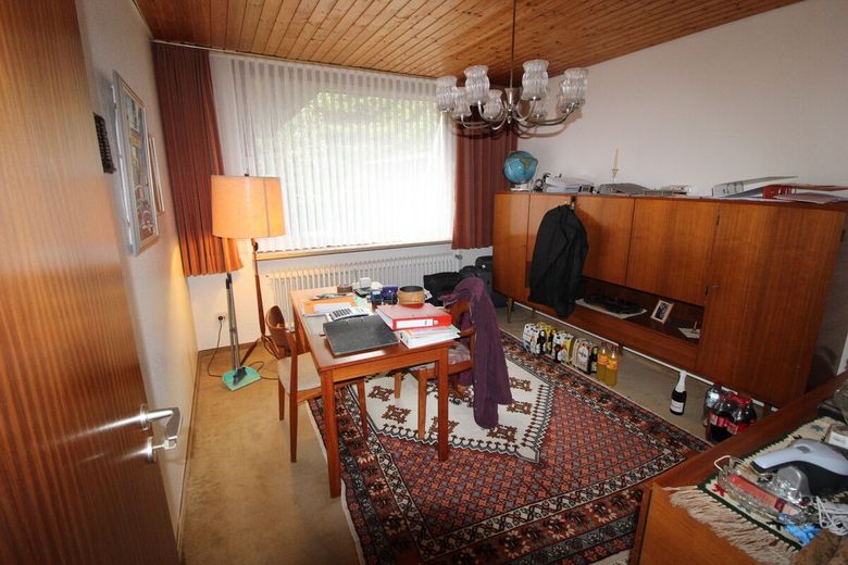 Individueller Flachdach-Bungalow mit Doppelgarage &amp; Parkähnlichem Grundstück in Schiffdorf-Sellstedt – 7 - Schlafzimmer Büro