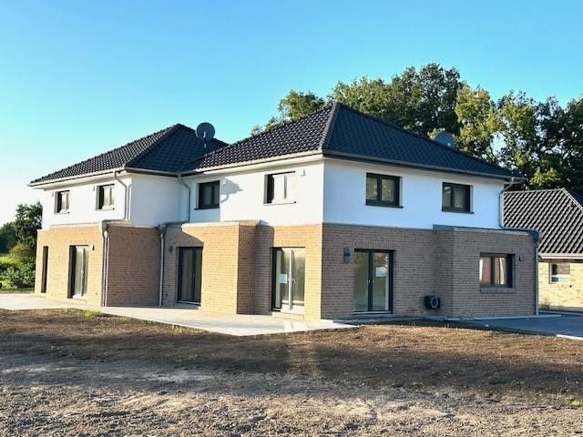 Hochwertige Doppelhaushälfte in 21709 Düdenbüttel bei Stade – Gartenansicht
