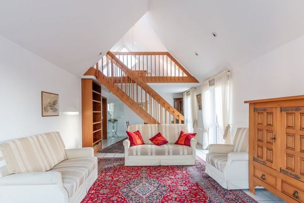 Maisonettewohnung mit Rheinblick und separater, vermieteter Einheit