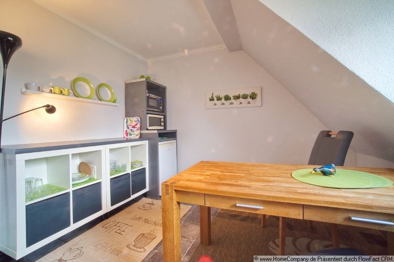 Tastefully appointed abode, fully fitted and furnished, in a sought-after residential area – e3c42fa0e514f1f2811b969f7a8e7ad16dde6fa1.jpg