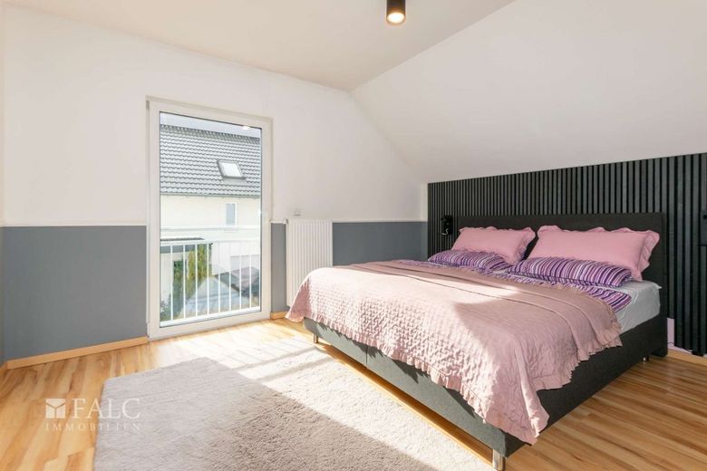 Modernes Familienglück mit großem Garten, Wintergarten &amp; Ausbaupotenzial – Schlafzimmer