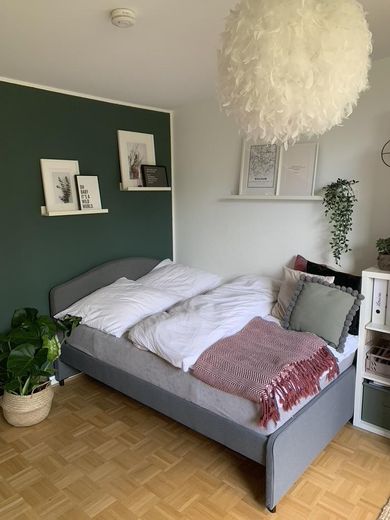 Exklusive, vollständig renovierte 1-Zimmer-Wohnung mit Einbauküche in Düsseldorf – Zimmer2