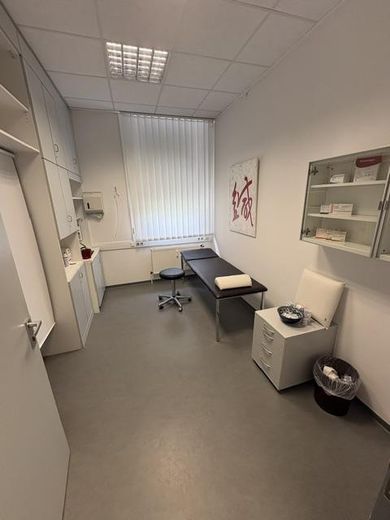 Praxisräume ideal für Physio, Fusspflege, Heilpraktiker, Pflegedienst... – Behandlung 2