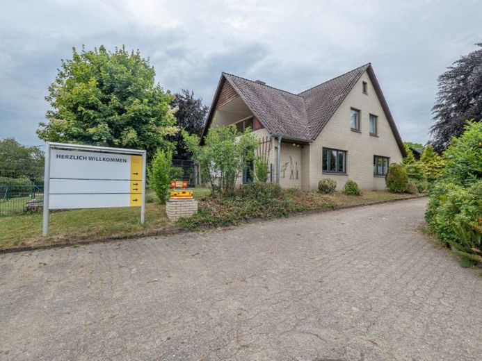 Vielseitig nutztbare Büro, Praxis oder Kitafläche in diskreter Lage! – Foto 1