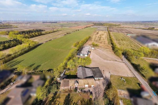 Reetdachcharme trifft Entwicklungspotenzial – großes Grundstück mit Bauland in Klixbüll