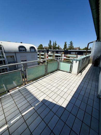 Wohnen mit Blick auf Burg Frankenstein -Erstbezug nach Renovierung- 2-Zimmer mit EBK & TG-Stellplatz – Dachterasse