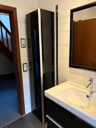 Haus 1/Badezimmer