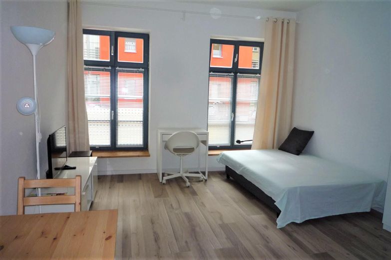 Ab 01.10.2026: möbl. Apartment in der Altstadt von Wismar – Wohn-/Schlafraum
