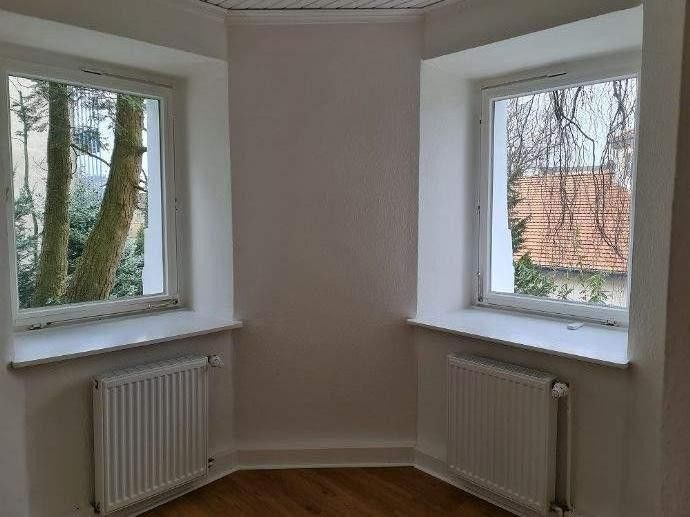 Attraktive Souterrain-2 Zi-Wohnung  88 qm in Jugenstil-Villa zu vermieten – Turmzimmer