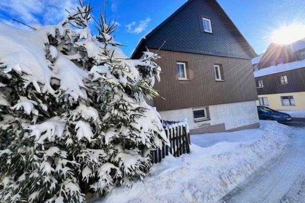 Einfamilienhaus sucht nach neuer Familie, diese Immobilie wäre auch toll als Ferienhaus nutzbar!