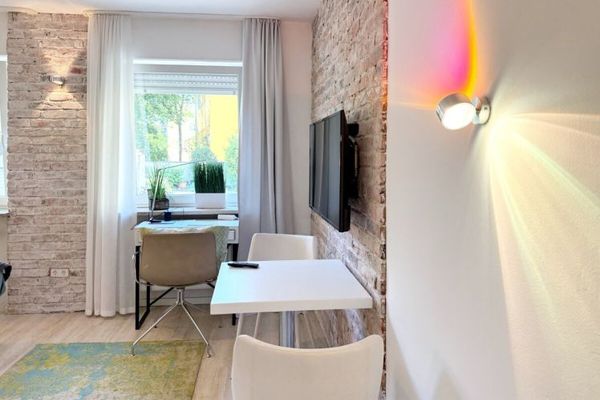 2 Apartments - eine Investition: Kernsanierte Wohnung in Bestlage von München-Obergiesing