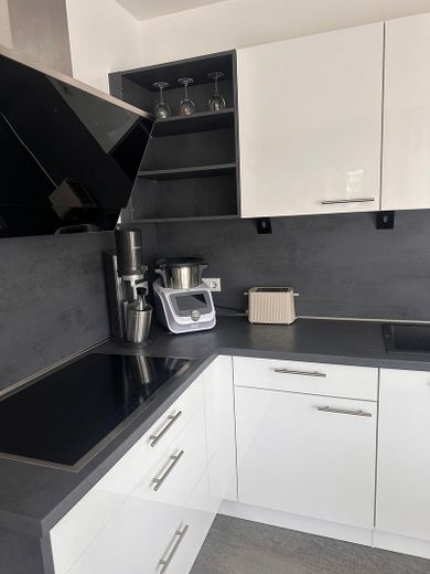 Moderne Neubau-Wohnung mit Einbauküche, Loggia + Terrasse! – Foto 15