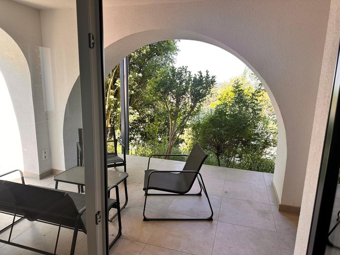 Exklusive Designvilla mit Panoramablick+Einliegerwohnung – Luxus, der Maßstäbe setzt – UG Terrasse