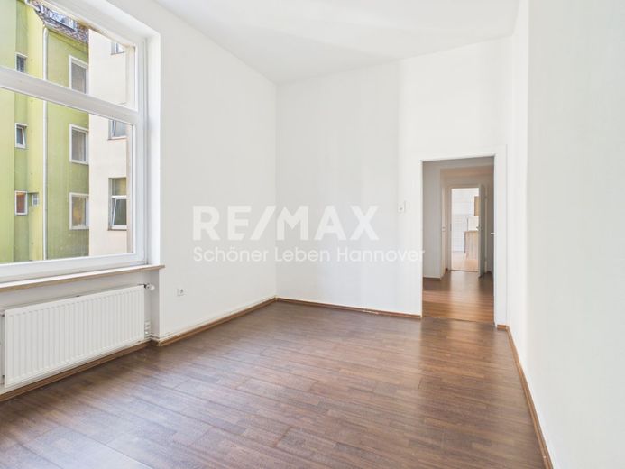 Helle Altbauwohnung mit EBK im 1. OG – Arbeitszimmer/Kinderzimmer
