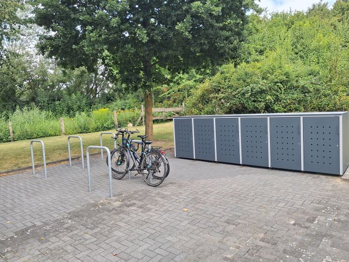 Wunderschöne 2-Zimmer-Wohnung in Top-Lage von Scharbeutz in unmittelbarer Strandnähe zu verkaufen – Fahrradstellplätze