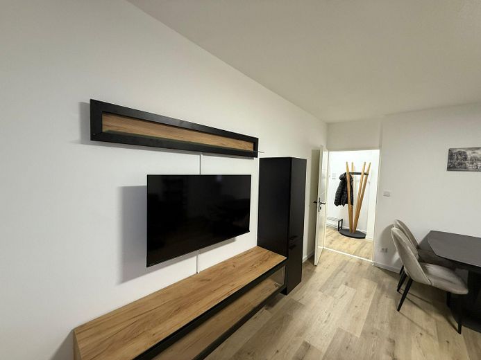 Центральна повністю мебльована 2-кімнатна квартира – Wohnzimmer