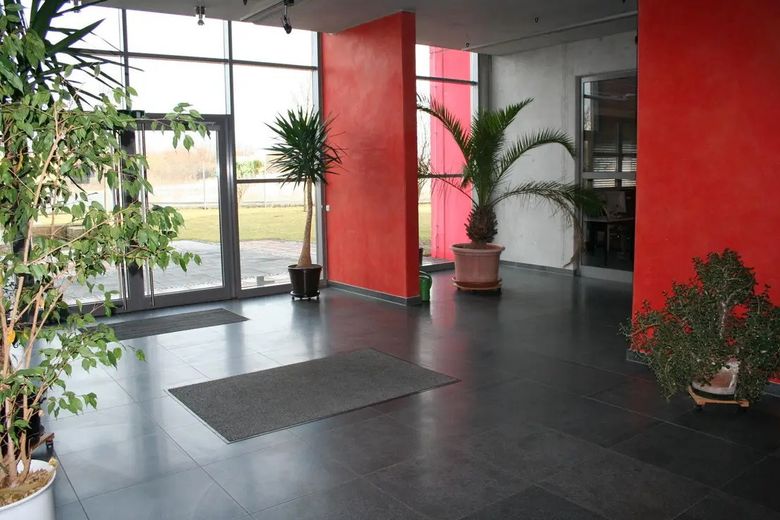Comunidad de oficinas: oficinas de diseño moderno – Foyer1