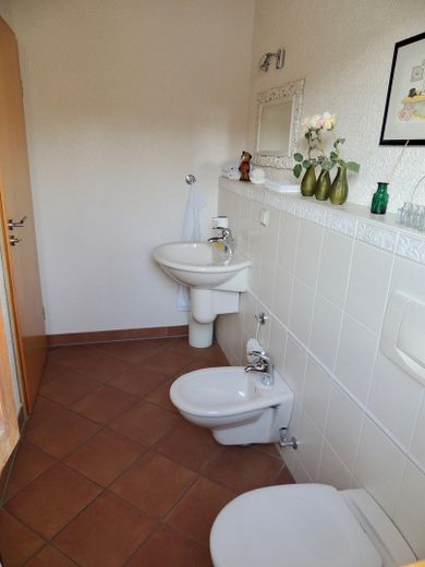 Freistehendes Niedrigenergie-EFH in Massivbauweise zwischen Pirmasens und Zweibrücken – Gästetoilette