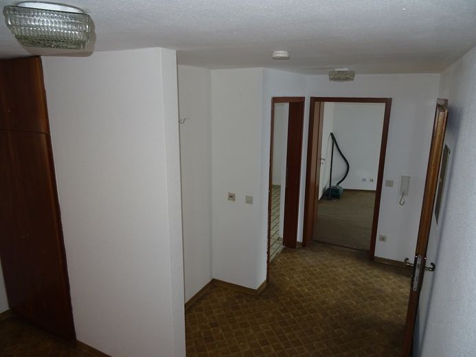 Helle 3,5 Zimmer Wohnung 1. OG mit Balkon, Stellplatz, Garten in 72348 Rosenfeld Heiligenzimmern ab sofort zu vermieten – Foto 18