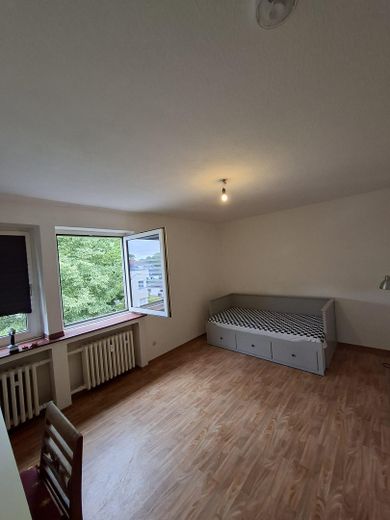 1-room apartment with elevator in the building, central & quiet – Apartment