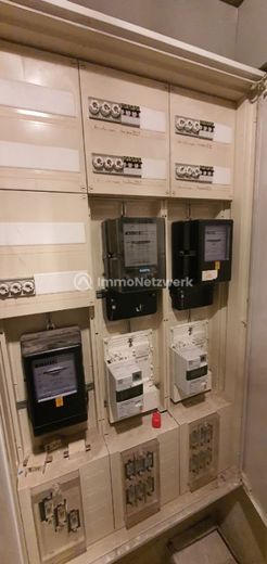 TOP***Im Zentrum von Kerpen junges 4 Familienhaus mit 4 Garagen Baujahr 1993***NEU – Stromzähler