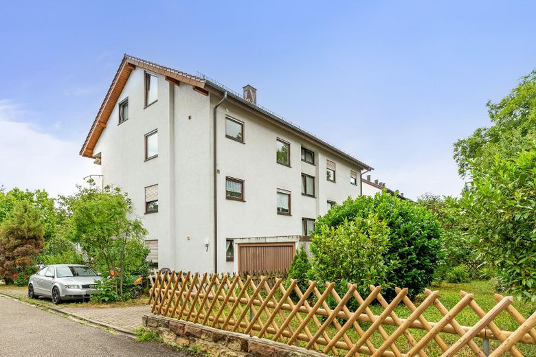 *provisionsfrei* Helle 3-Zi-Wohnung hochwertig renoviert mit Balkon in zentraler Lage – Außenansicht