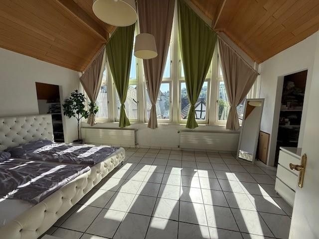 Schlafzimmer +begehb. Schränke