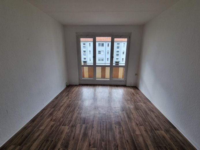 Von Privat: Mehrfamilienhaus mit 24WE in Gemeindekern von 02959 Schleife – Wohnung Beispiel