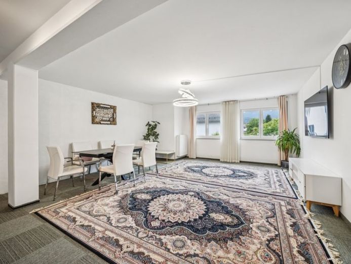 Achtung ! Gewerbeeinheit mit Lagerfläche und große Wohnung oder Büroeinheit im Paket zu verkaufen – Foto 1