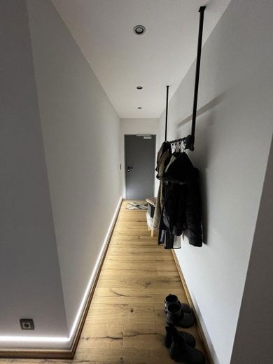 Garagenflur mit Garderobe EG