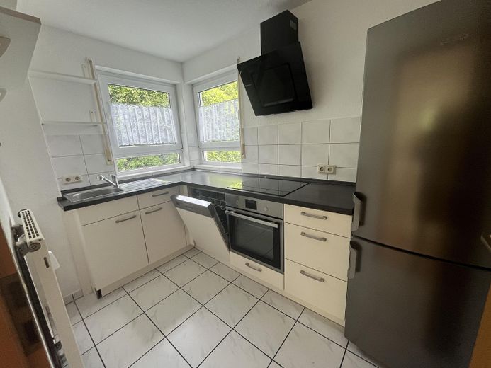 Helle 2,5 Zimmerwohnung mit Wintergarten in zentraler Lage – Küche