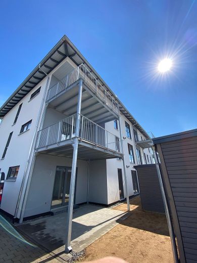 Apartamento de 3 habitaciones con cochera – Foto 2