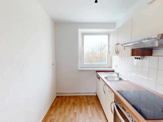 Your new feel-good home: Bright 3-room apartment with fitted kitchen and bathtub – Ansicht I: Küche
