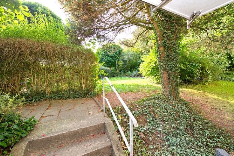 Nett eingerichtetes Apartment mit reizvollem Garten-/Terrassensitzplatz, gute Lage, Internetzugang – 6708084095264999b7e51c53e86d78a726245a79.jpg