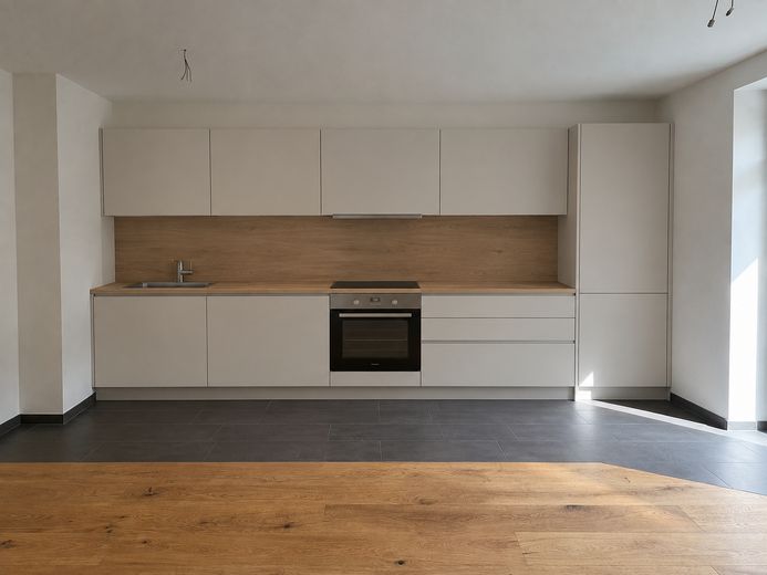 Piso de época reformado con materiales de alta calidad, a estrenar, con balcón y plaza de aparcamiento – Küchenvisualisierung