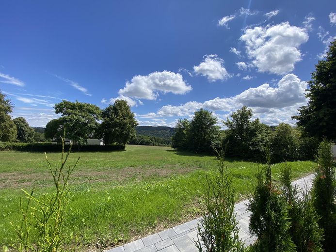 58 m² - Effizienzhaus - Erstbezug - Balkon - Aufzug - Sauna - Luftkurort - Rothaargebirge – Blick nach unten