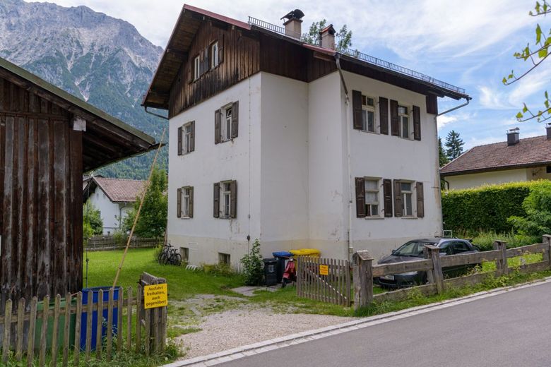 Historisches Baudenkmal in Mittenwald - Ehemalige Jagdverwaltung des Großherzogs von Luxemburg – Außenaufnahme