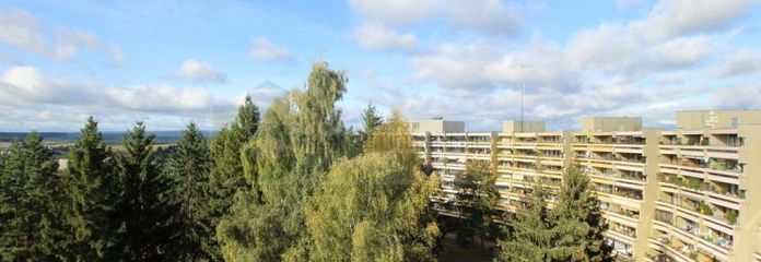VS-Villingen - Kopsbühl में बालकनी और लिफ्ट वाला 1,5-कमरों का अपार्टमेंट – आंगन के धूपदार दृश्य के साथ कॉम्पैक्ट निवेश