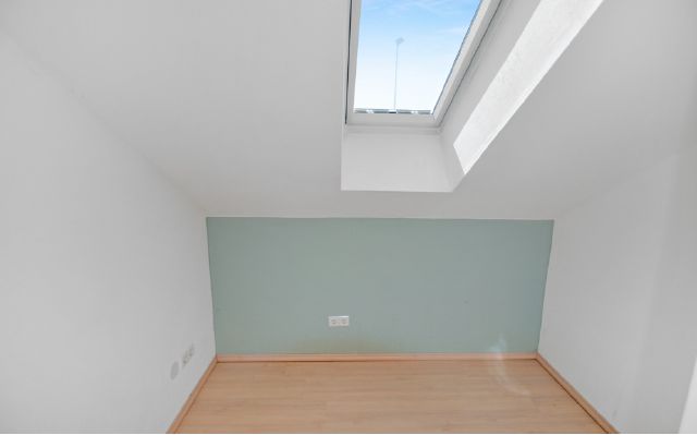 Verträumte Doppelhaushälfte als imposante Galeriewohnung – Büro