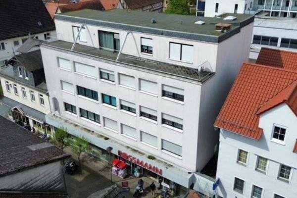 EIGENER LADEN UND WOHNUNGEN! 
KEINE KÄUFERPROVISION!