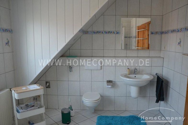 Großes Haus, möbliert, 6 Zimmer, Terrasse /Garten, Balkon, geeignet für bis zu 6 bis 8 Personen. – 115281d4690e441214804e92d330f0925f1b85e9.jpg