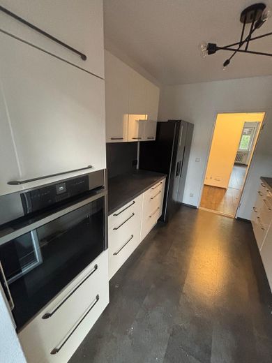 Bonito apartamento de 3 habitaciones con balcón! – Foto 1