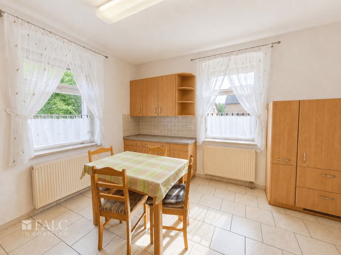 Großzügiges Anwesen mit historischem Wohnhaus und viel Potenzial - FALC Immobilien – Küche