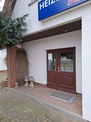 Eingang Bürogebäude