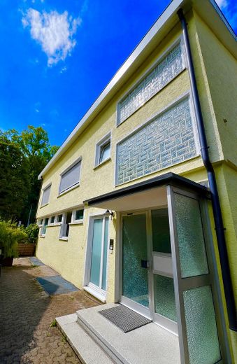 3 Famlienhaus in Top-Lage Rottweil zu verkaufen – Haus Ostansicht