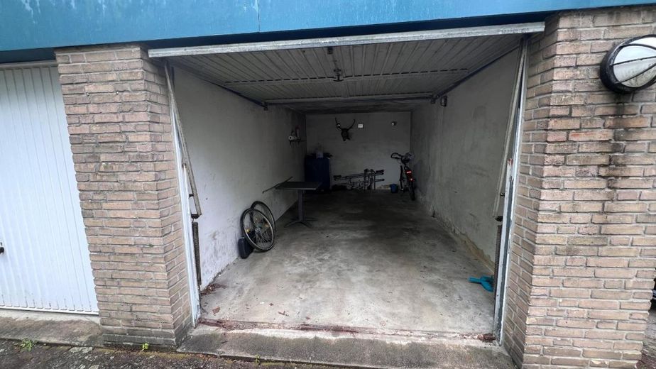 Stilvolle 4-5 Zimmer-Eigentumswohnung mit zwei Balkonen, zusätzlichem Dachgeschosszimmer, Garage und Gartenbereich – Bild 12